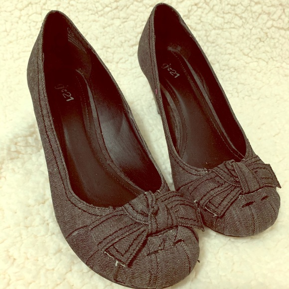 Beautiful bow design shoes - Picture 1 of 3